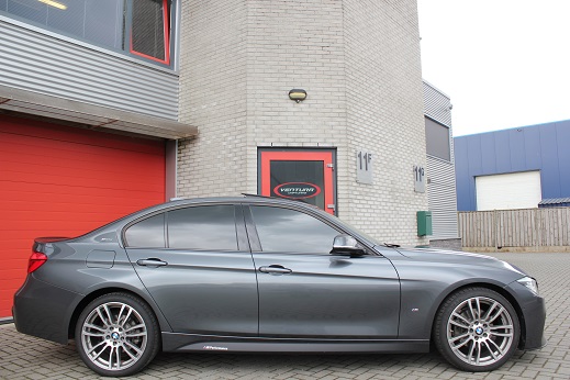 Rijervaring Chiptuning BMW 330e 252 PK Zijkant
