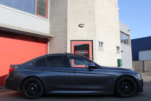 Rijervaring Chiptuning BMW 330e 252 PK Zijkant