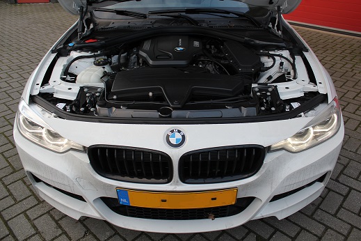 Rijervaring Chiptuning BMW 318d 150 PK Voorkant