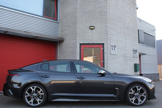 Rijervaring Chiptuning Kia Stinger 2.2 CRDi 200 PK 440 NM Zijkant