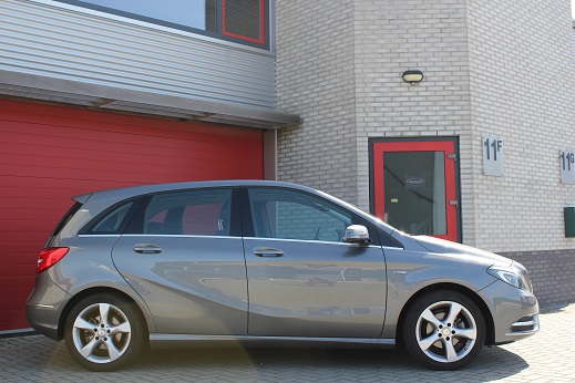 Rijervaring Chiptuning Mercedes B180 CGI 122 PK Zijkant