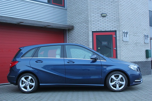 Rijervaring Chiptuning Mercedes B180 CGI 122 PK Zijkant