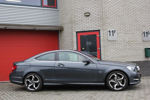 Rijervaring Chiptuning Mercedes C180 CGI 156 PK Coupe Zijkant