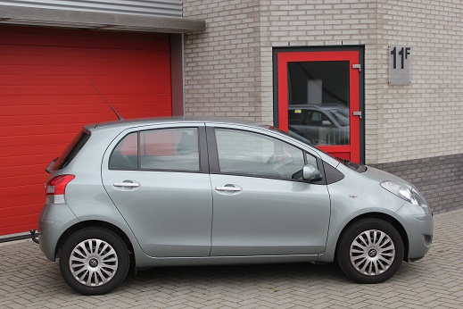 Rijervaring Chiptuning Toyota Yaris 1.3 VVTI Zijkant