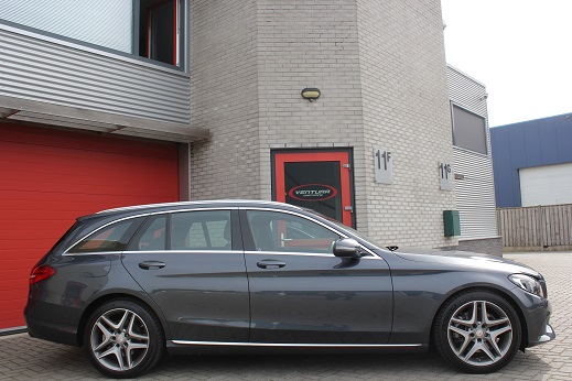 Rijervaring Chiptuning Mercedes C300 H Zijkant