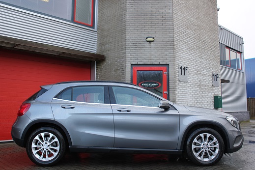 Rijervaring Chiptuning Mercedes GLA 180 CGi 122 PK Zijkant