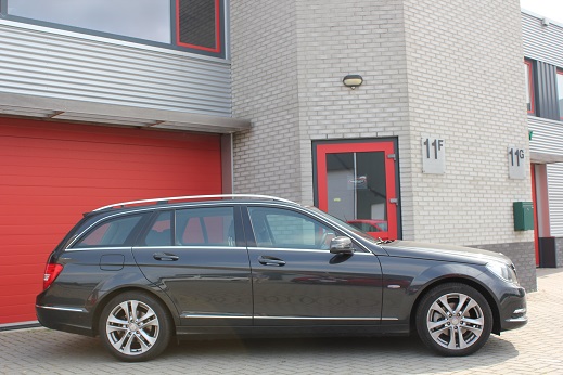 Rijervaring Chiptuning Mercedes C180 CGI 156 PK Zijkant