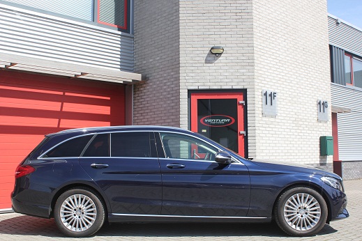 Rijervaring Chiptuning Mercedes C350 E Zijkant