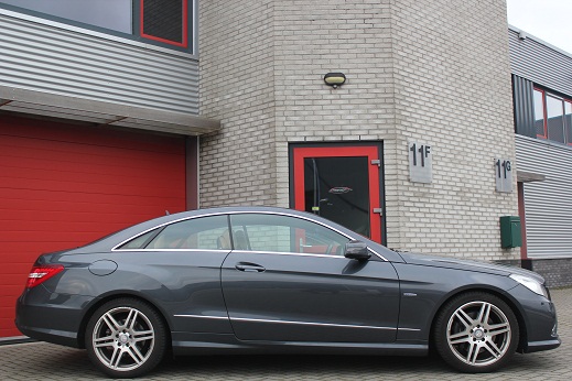 Rijervaring Chiptuning Mercedes E200 CGI Zijkant