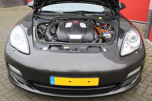 Rijervaring Porsche Panamera Hybrid van 416 PK naar > 505 PK Voorkant