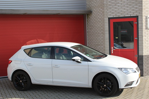 Rijervaring Chiptuning Seat Leon 1.6 TDI 105 PK Zijkant