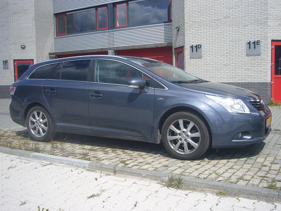 Rijervaring Chiptuning Toyota Avensis 2.2 D4D 177 PK Zijkant