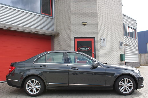 Rijervaring Chiptuning Mercedes C180 CGI 156 PK Zijkant