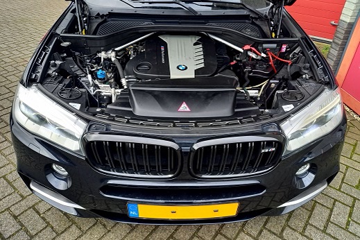 Rijervaring Chiptuning BMW X5 M550d Voorkant
