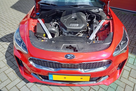 Rijervaring Chiptuning Kia Stinger 2.0 T-GDi 255 PK Voorkant