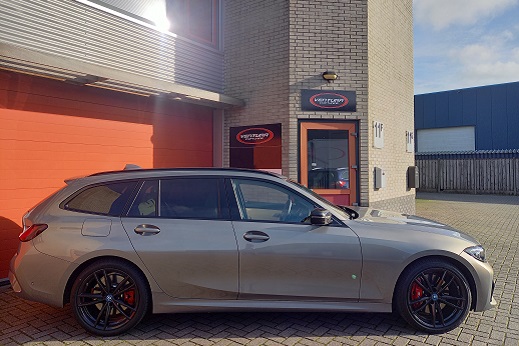 Rijervaring Chiptuning BMW 330e 292 PK G20 - G21 Zijkant