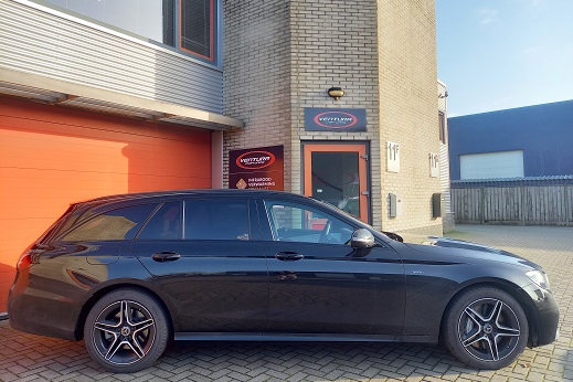 Rijervaring Chiptuning Mercedes E300E 320 PK Zijkant