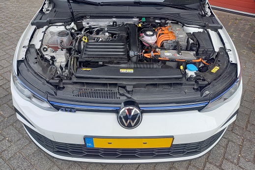 Rijervaring Chiptuning Volkswagen Golf 8 GTE 245 PK Voorkant