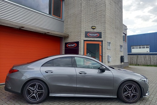 Rijervaring Chiptuning Mercedes CLA 180 1.3 CGi 136 PK Zijkant