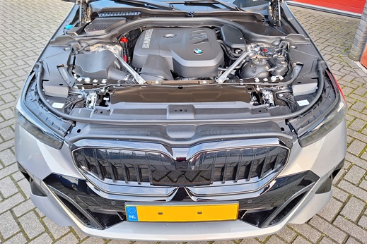Rijervaring Chiptuning BMW 520i G60 G61 208 PK Voorkant