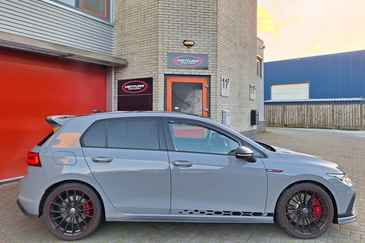 Rijervaring Chiptuning Volkswagen Golf 8 GTi Clubsport 300 PK Zijkant