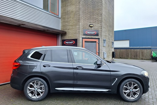 Rijervaring Chiptuning BMW X3 Xdrive 2.0i 184 PK B48 Zijkant