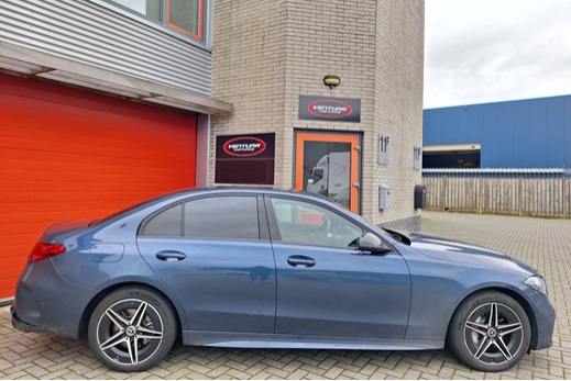 Rijervaring Chiptuning Mercedes Benz C 300 de 313 PK Zijkant
