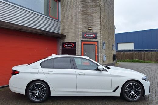 Rijervaring Chiptuning BMW 545E G31 394 PK Zijkant