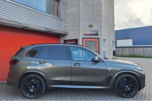 Rijervaring Chiptuning BMW X5 50e 489 PK G05 Zijkant