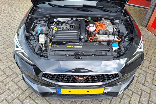 Rijervaring Chiptuning Cupra Leon 1.4 e-Hybrid 245 PK Voorkant