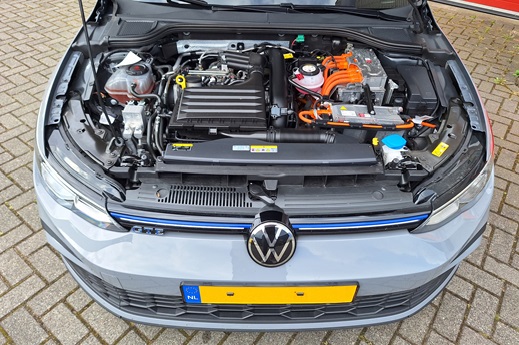Rijervaring Chiptuning Volkswagen Golf 8 GTE 245 PK Voorkant