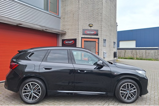Rijervaring Chiptuning BMW X1 xDrive23i 218PK U11 Zijkant