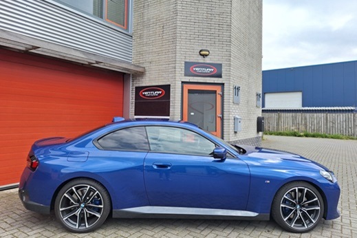 Rijervaring Chiptuning BMW 220i G42 184 PK Zijkant