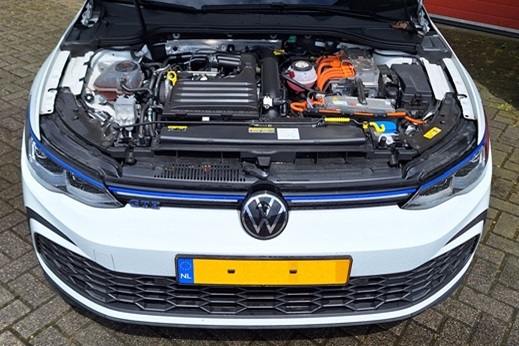 Rijervaring Chiptuning Volkswagen Golf 8 GTE 245 PK Voorkant