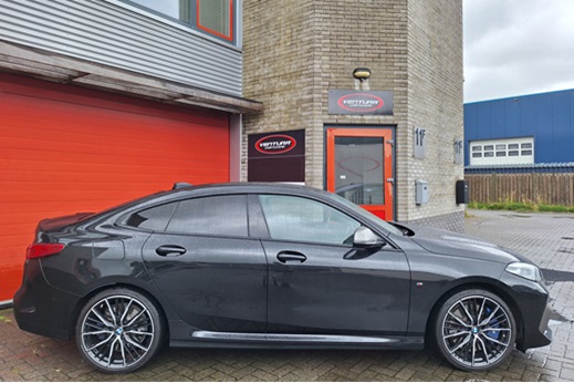 Rijervaring Chiptuning BMW M235i 306 PK F44 Zijkant