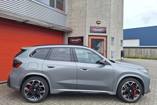 Rijervaring Chiptuning BMW X1 xDrive30e 326 PK U11 Zijkant