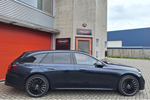 Rijervaring Mercedes E300 E 313 PK W214 Zijkant
