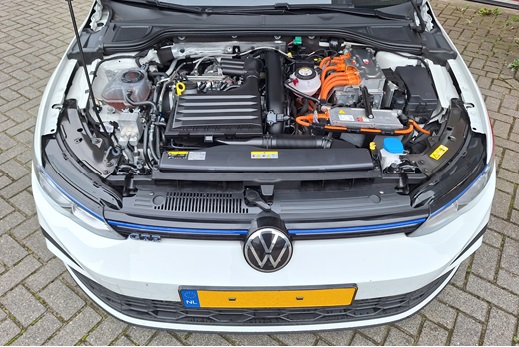 Rijervaring Chiptuning Volkswagen Golf 8 GTE 245 PK Voorkant