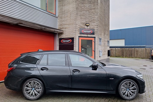 Rijervaring Chiptuning BMW 330e 292 PK G21 Zijkant