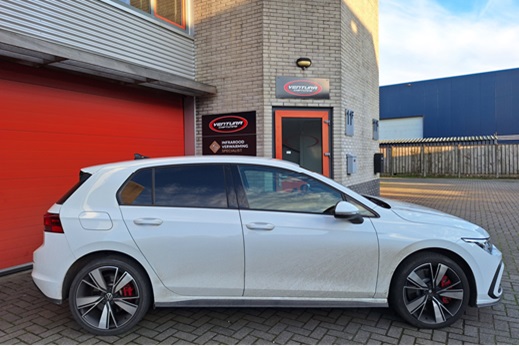 Rijervaring Chiptuning Volkswagen Golf 8 GTE 1.4 245 PK eHybrid Zijkant