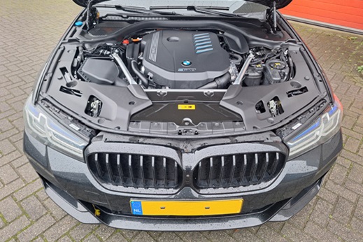Rijervaring Chiptuning BMW 545E G31 394 PK Voorkant
