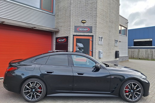 Rijervaring Chiptuning BMW M440i G26 374 PK Zijkant