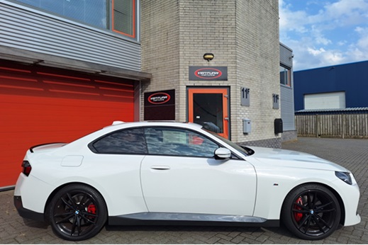 Rijervaring Chiptuning BMW 220i G42 184 PK Zijkant
