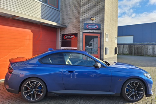 Rijervaring Chiptuning BMW 220i G42 184 PK Zijkant