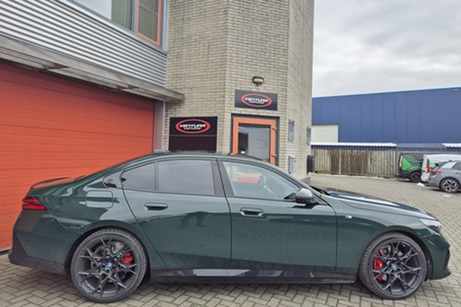 Rijervaring Chiptuning BMW 530e 299 PK G60 - G61 Zijkant