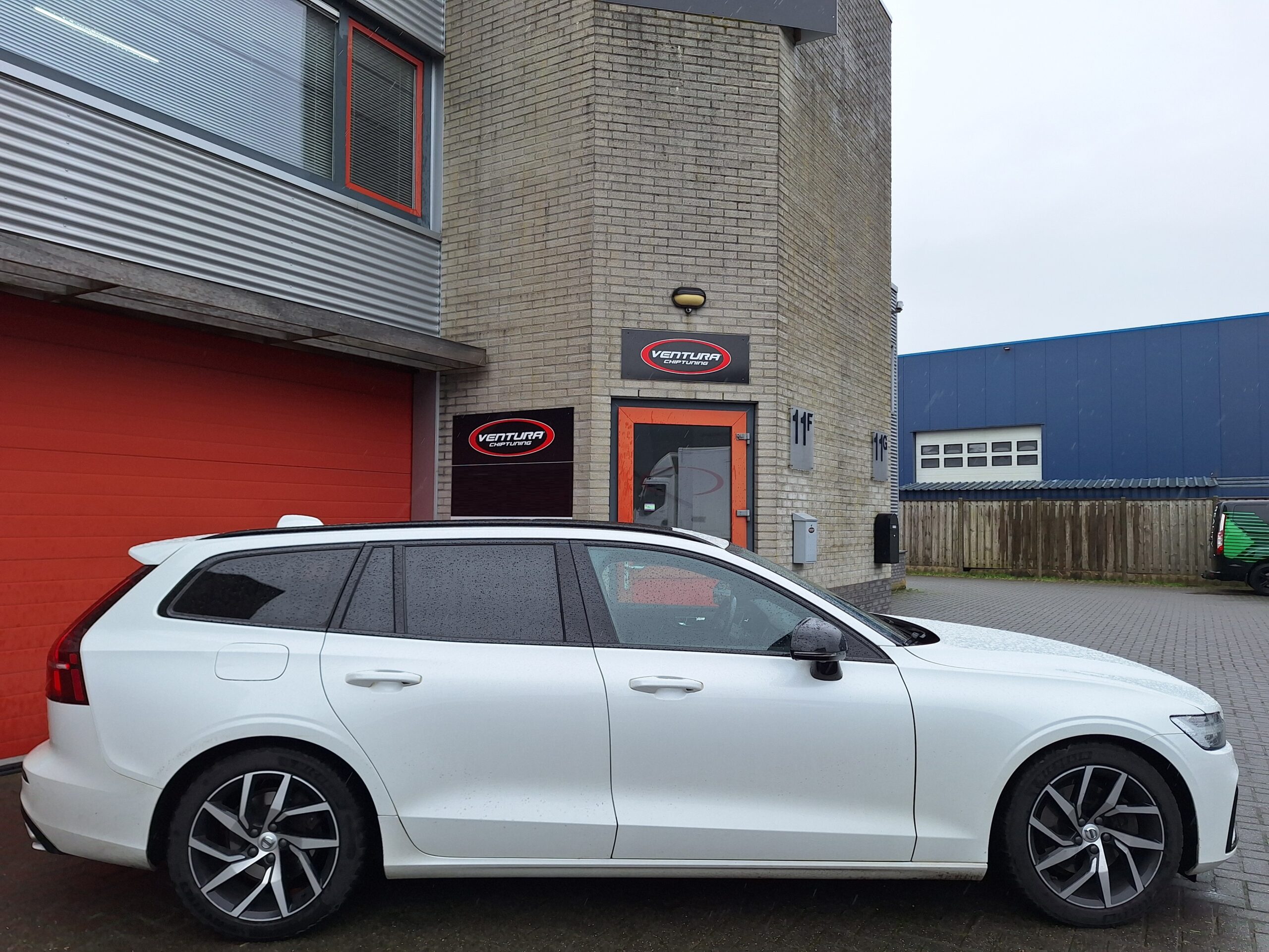 Rijervaring Chiptuning Volvo V60 T8 455 PK Zijkant