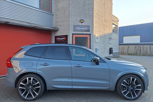 Rijervaring Chiptuning Volvo XC60 T6 350 PK Plug-in Hybrid Zijkant