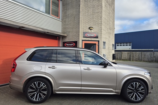 Rijervaring Chiptuning Volvo XC90 455 PK Plug-in Hybrid Zijkant