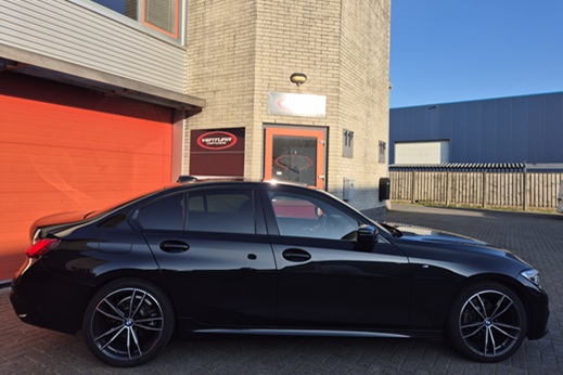 Rijervaring Chiptuning BMW 318i G21 156 PK Zijkant