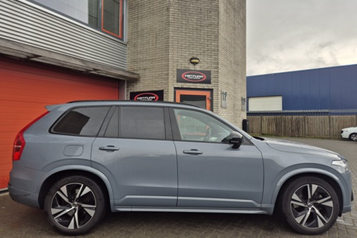 Rijervaring Chiptuning Volvo XC90 T8 390 PK Zijkant